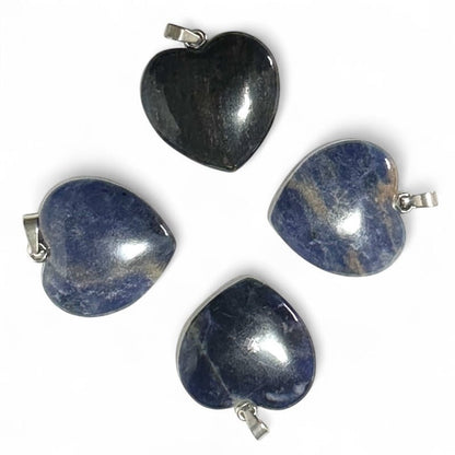 Pendentif coeur sodalite Brésil A (20mm) - La Boite à Cailloux