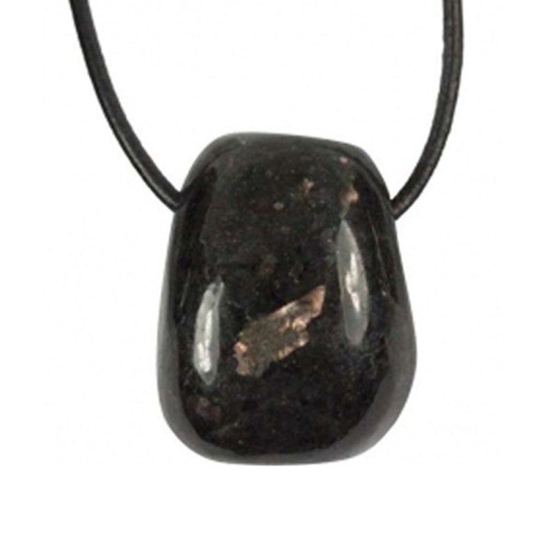 Pendentif coppernite (nuummite indienne) A (pierre trouée) + cordon - La Boite à Cailloux