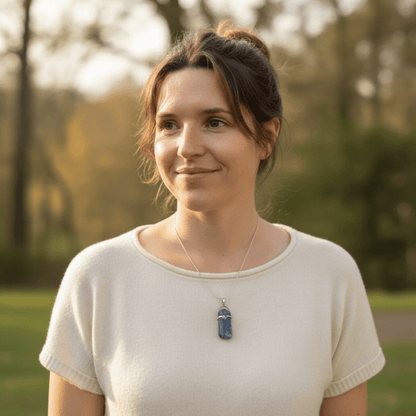 Pendentif cyanite bleue et peristerite Inde A argent 925 - La Boite à Cailloux
