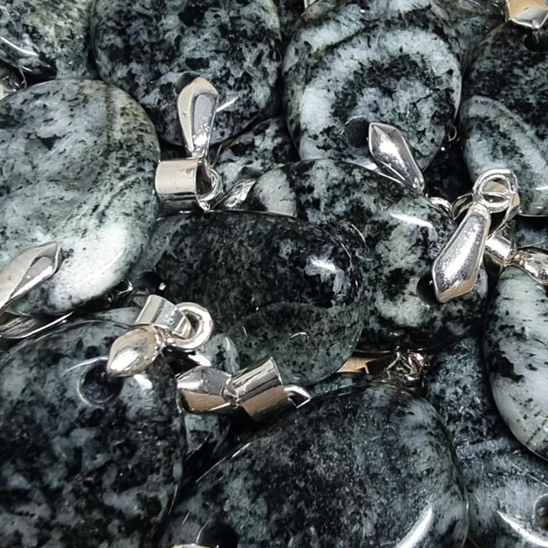 Pendentif diorite orbiculaire Corse A (pierre plate) - La Boite à Cailloux