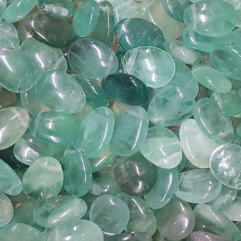 Pendentif fluorine verte Chine A (pierre trouée) + cordon - La Boite à Cailloux