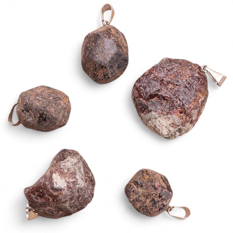 Pendentif grenat rouge Pakistan A (pierre brute) - La Boite à Cailloux