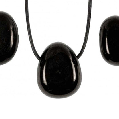 Pendentif jais Mongolie A pierre trouée + cordon - La Boite à Cailloux