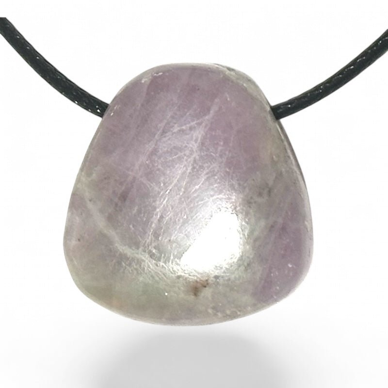 Pendentif kunzite Brésil A (pierre trouée) + cordon - La Boite à Cailloux
