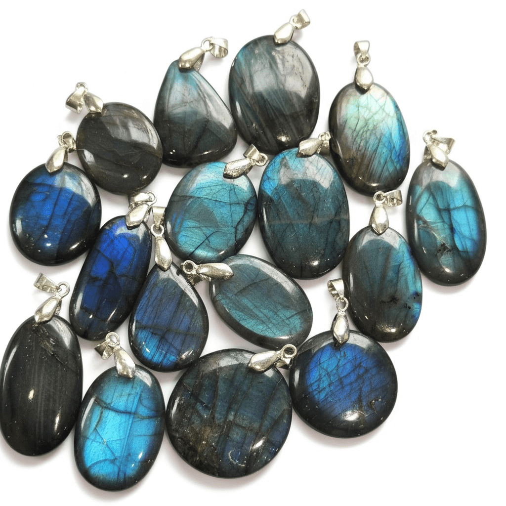 Pendentif labradorite bleue Madagascar AA+ - La Boite à Cailloux