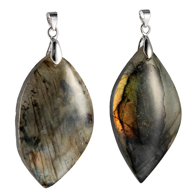Pendentif labradorite feuille multicolore Madagascar A - La Boite à Cailloux