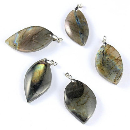 Pendentif labradorite feuille multicolore Madagascar A - La Boite à Cailloux