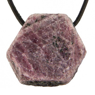 Colgante India AB rubí (piedra en bruto) + cordón
