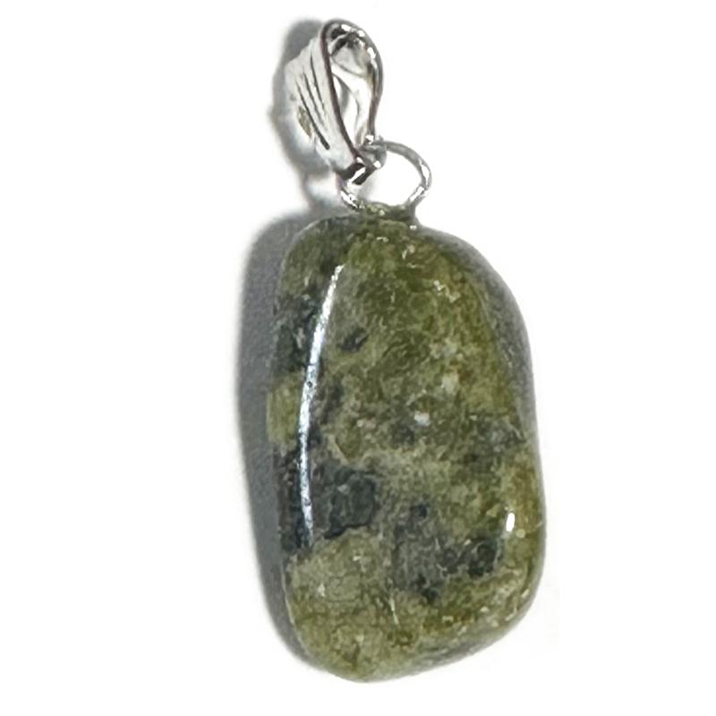 Pendentif serpentine Etats - Unis AB (pierre roulée) - La Boite à Cailloux