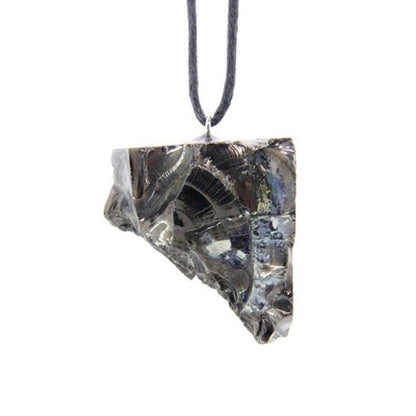 Pendentif shungite brute cristallisée (environ 5g) + cordon - La Boite à Cailloux