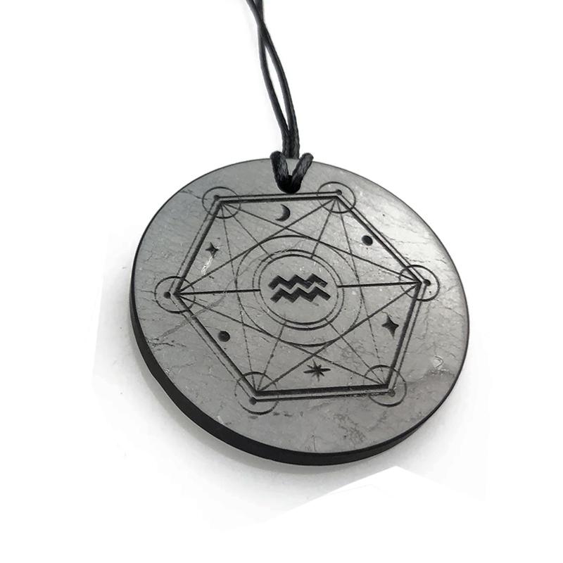 Pendentif shungite signe du zodiaque "Verseau" - La Boite à Cailloux