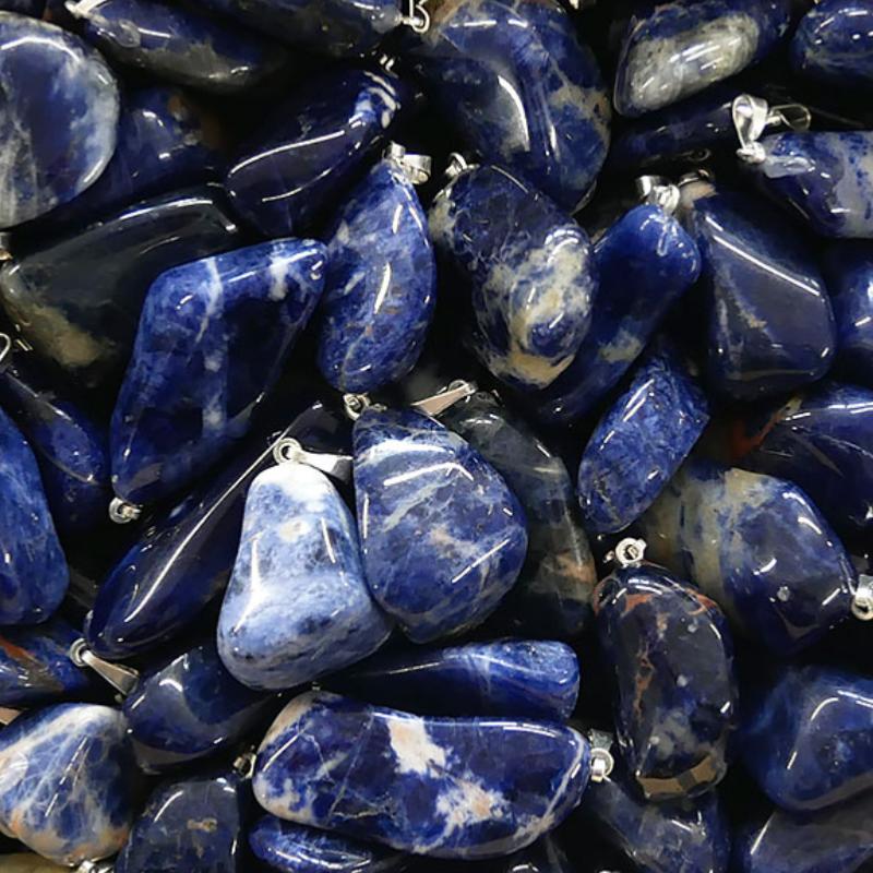 Pendentif sodalite Namibie AA (pierre roulée) - La Boite à Cailloux