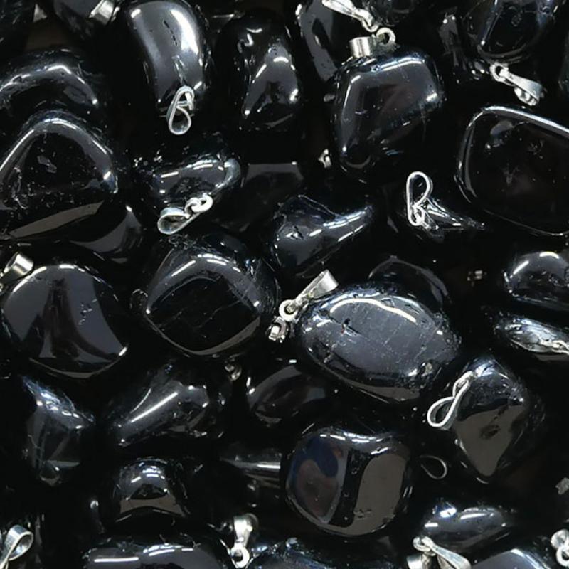 Pendentif tourmaline noire Brésil A (pierre roulée) - La Boite à Cailloux