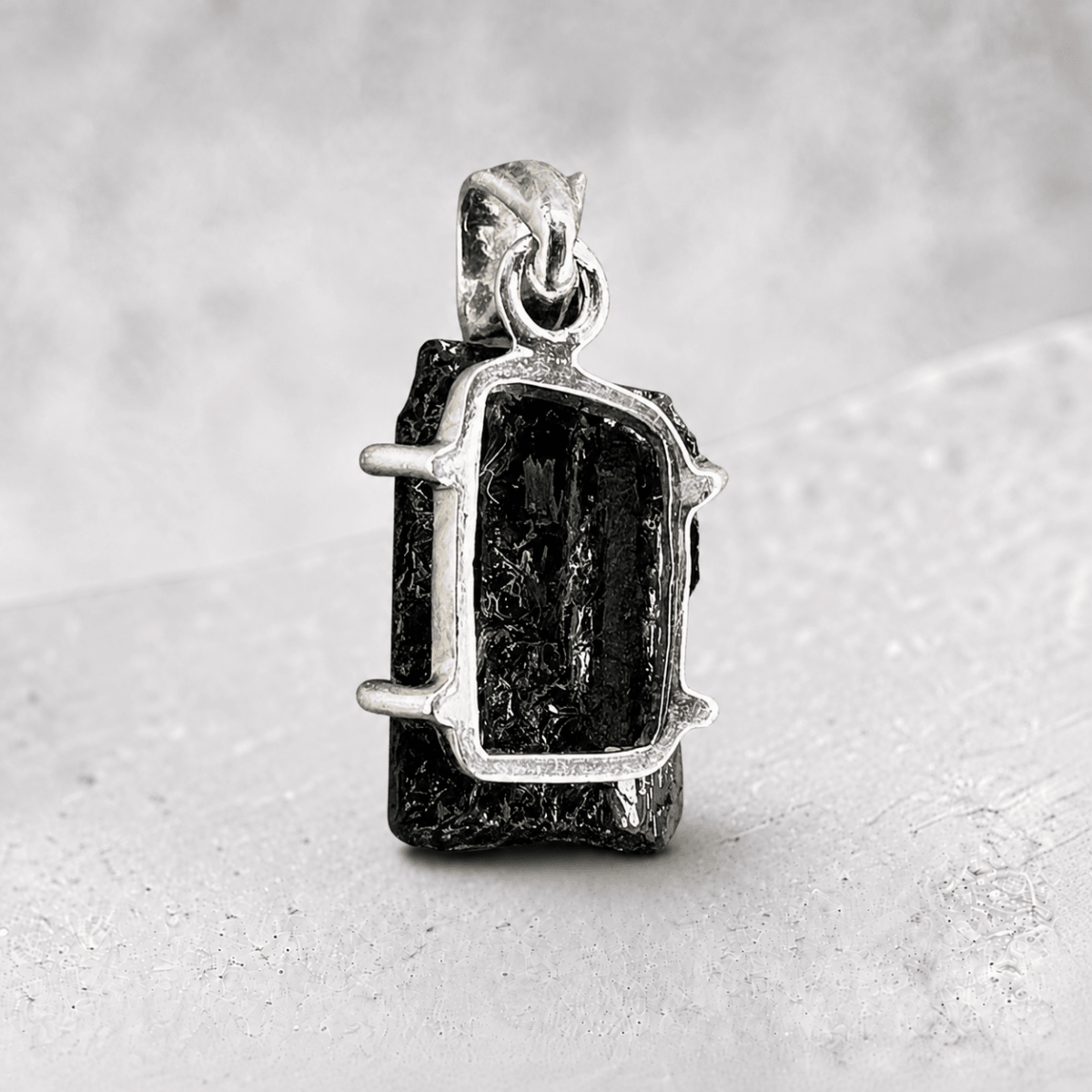 Pendentif tourmaline noire cristallisée Brésil AA – argent 925 - La Boite à Cailloux
