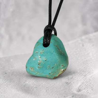 Pendentif turquoise Tibet A+ (pierre trouée) + cordon - La Boite à Cailloux