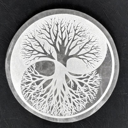 Plaque de rechargement sélénite arbre de vie Ying et Yang - 150mm - La Boite à Cailloux
