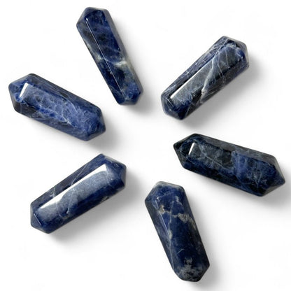 Pointe biterminée sodalite Brésil A - La Boite à Cailloux