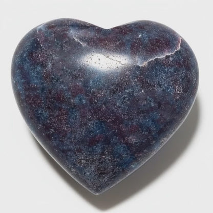 Coeur rubis sur cyanite Inde AA 50mm