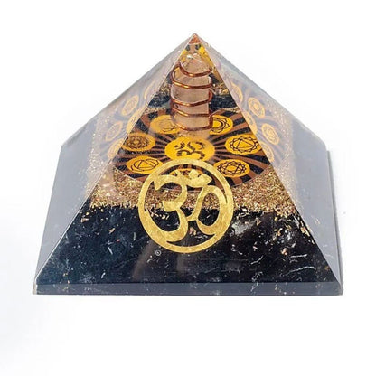 Pyramide orgonite Tourmaline noire Om (70mm) - La Boite à Cailloux