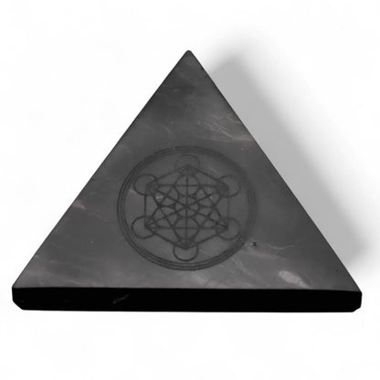 Pyramide shungite Russie AA Metatron (50mm) - La Boite à Cailloux