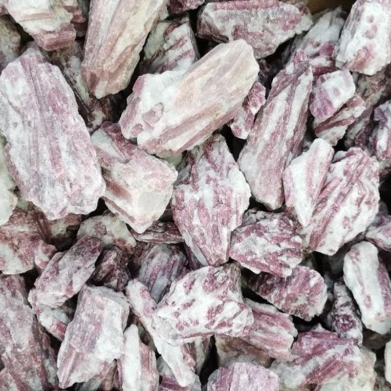 Tourmaline rose (rubélite) sur quartz Brésil A (pierre brute) - La Boite à Cailloux