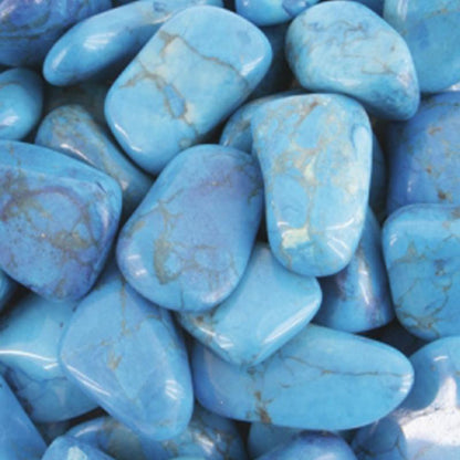 Turquenite ou howlite teintée Chine A (pierre roulée) - La Boite à Cailloux