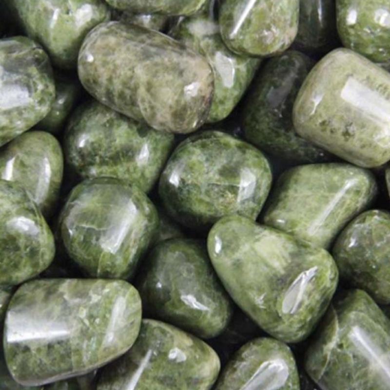 Vésuvianite Inde A (pierre roulée) - La Boite à Cailloux
